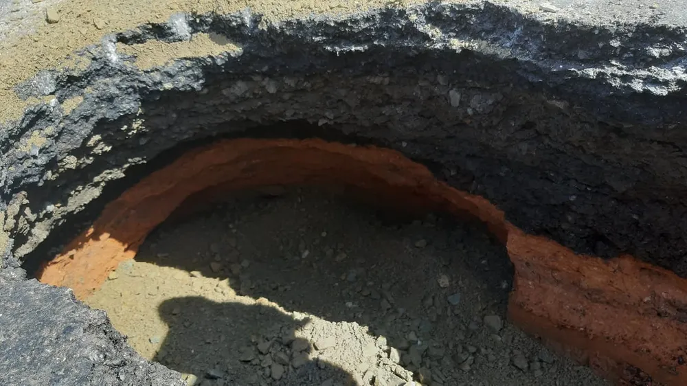 Xuất hiện “hố tử thần” giữa lòng thành phố Kon Tum ảnh 2