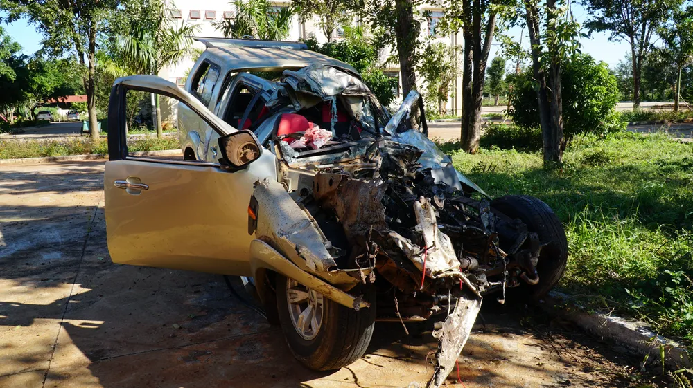 Xe tải và xe con tông nhau, 3 người chết, 3 người bị thương ảnh 2