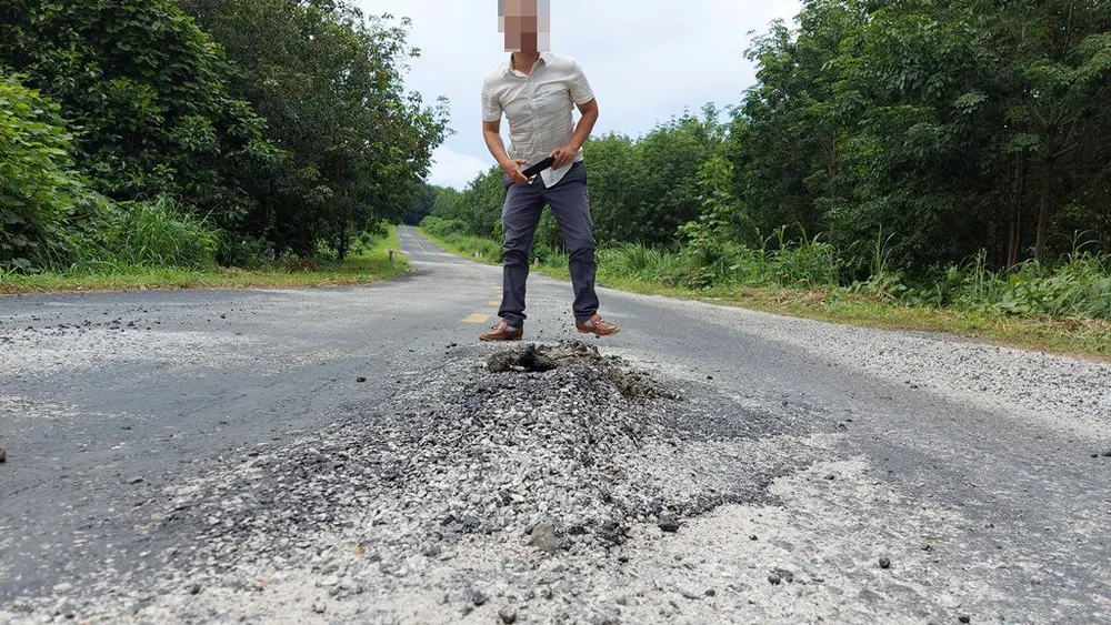 Vụ “Quốc lộ chưa hết bảo hành đã hư nhiều chỗ“: Sửa chữa trước ngày 30-9 ảnh 1