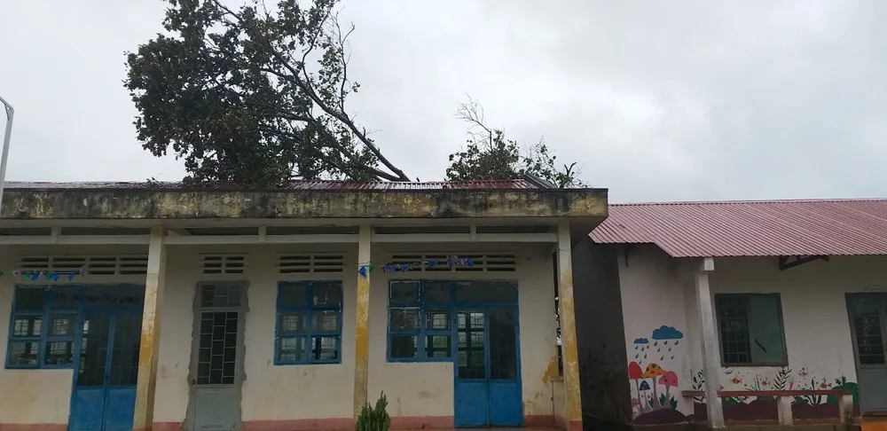 Bắc Tây Nguyên: Cầu bị cuốn trôi, 3 thôn bị cô lập, đã có người chết  ảnh 2