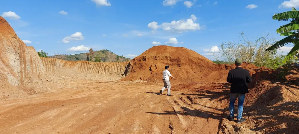 Xem xét mời công an vào cuộc vụ doanh nghiệp khai thác đất lậu để thi công đường ảnh 3
