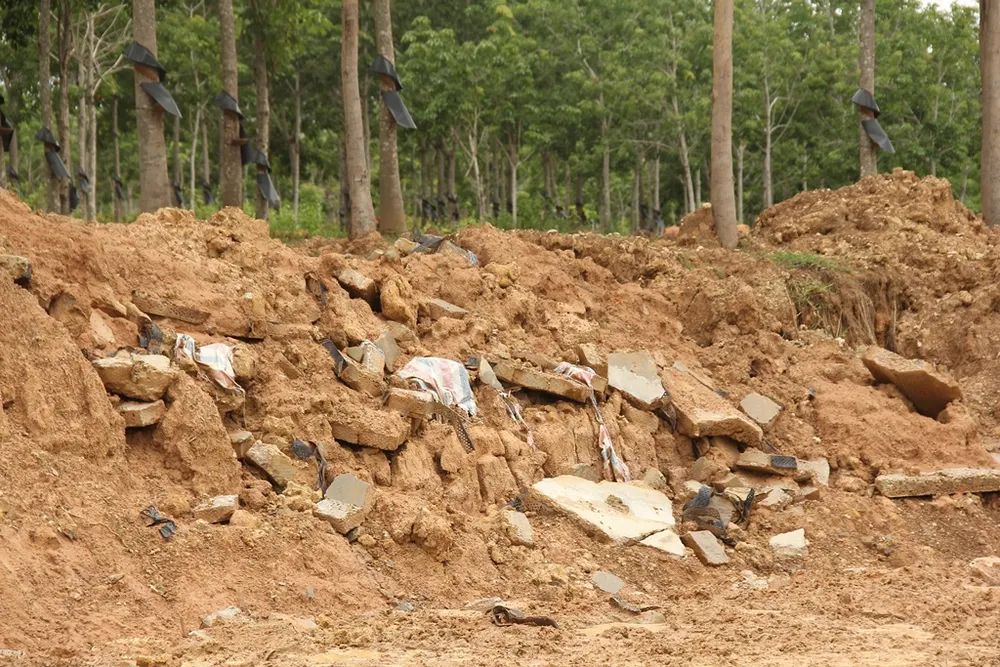 Gia Lai: Kênh chính Thủy lợi Ia Mơr chưa bàn giao nhưng nhiều đoạn bê tông đã vỡ vụn ảnh 5