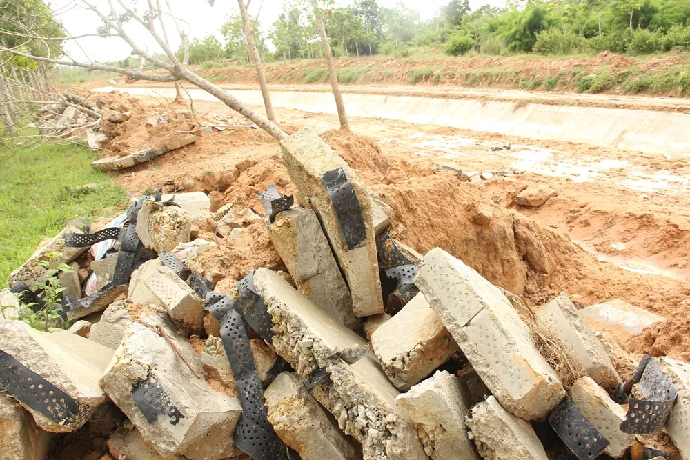 Yêu cầu khắc phục hư hỏng, sạt lở kênh chính thủy lợi Ia Mơr ảnh 3