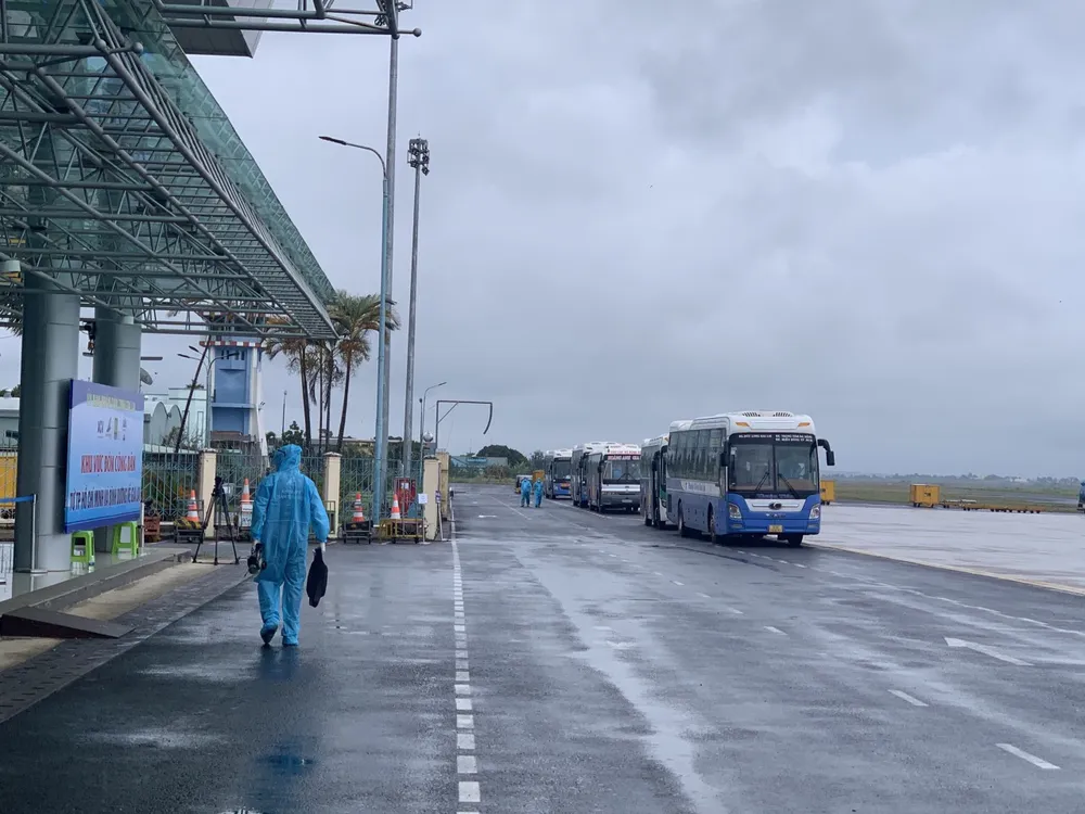 Tỉnh Gia Lai đón công dân từ TPHCM về bằng máy bay