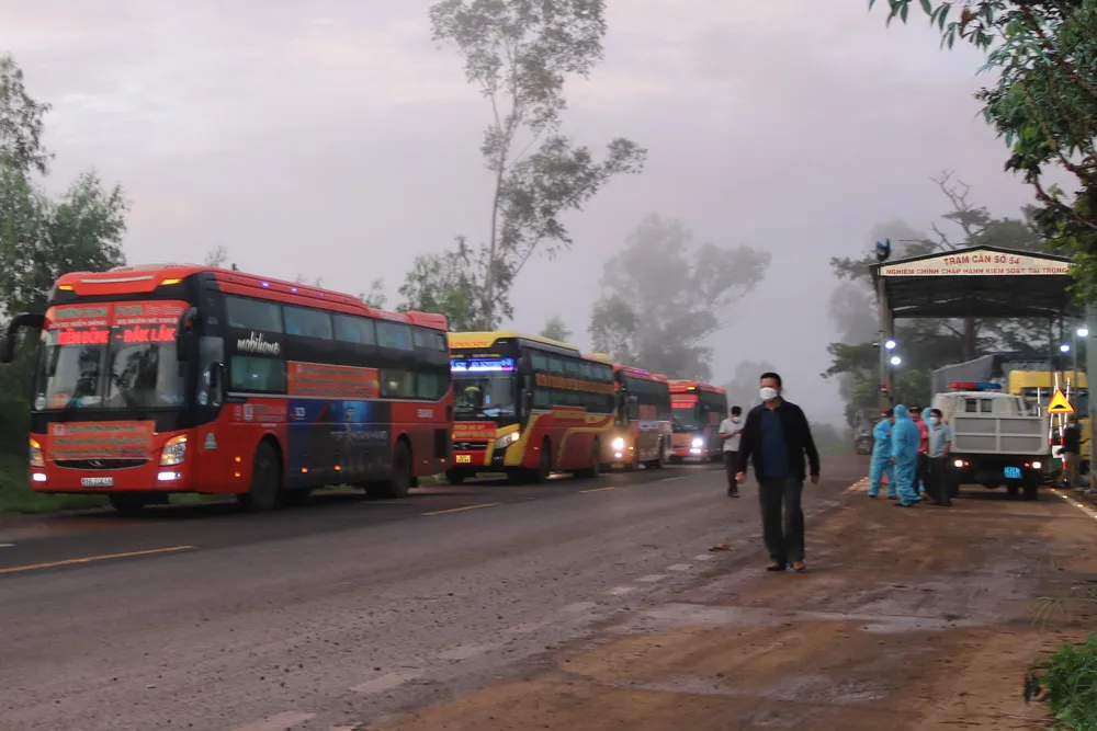 Kon Tum đón 269 người dân từ TPHCM về quê ảnh 2