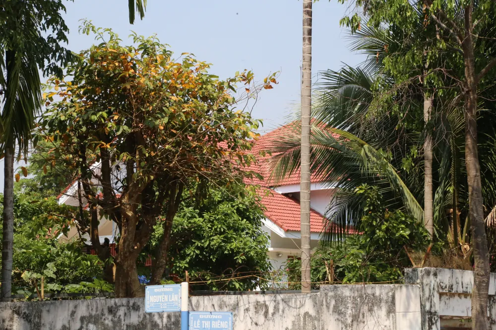 Vụ “Vợ nguyên Bí thư Thành ủy Kon Tum có mảnh đất 4 mặt tiền”: Chủ đất sướng, hàng xóm khổ ảnh 5