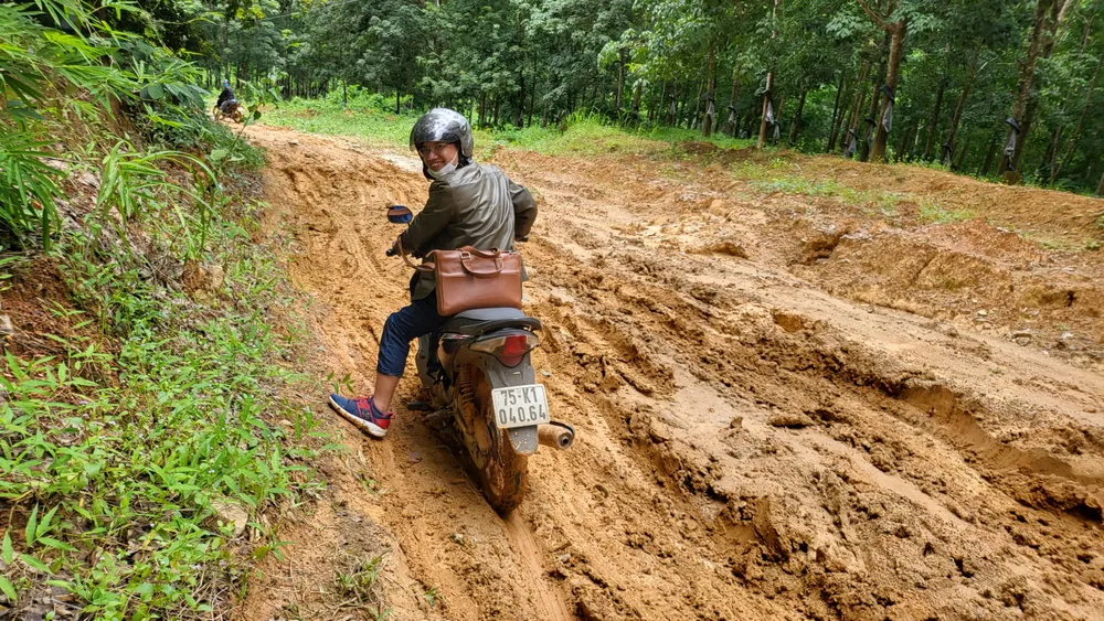 Lập đoàn kiểm tra toàn tuyến vụ đường 500 tỷ chưa bàn giao đã nứt chằng chịt ảnh 4