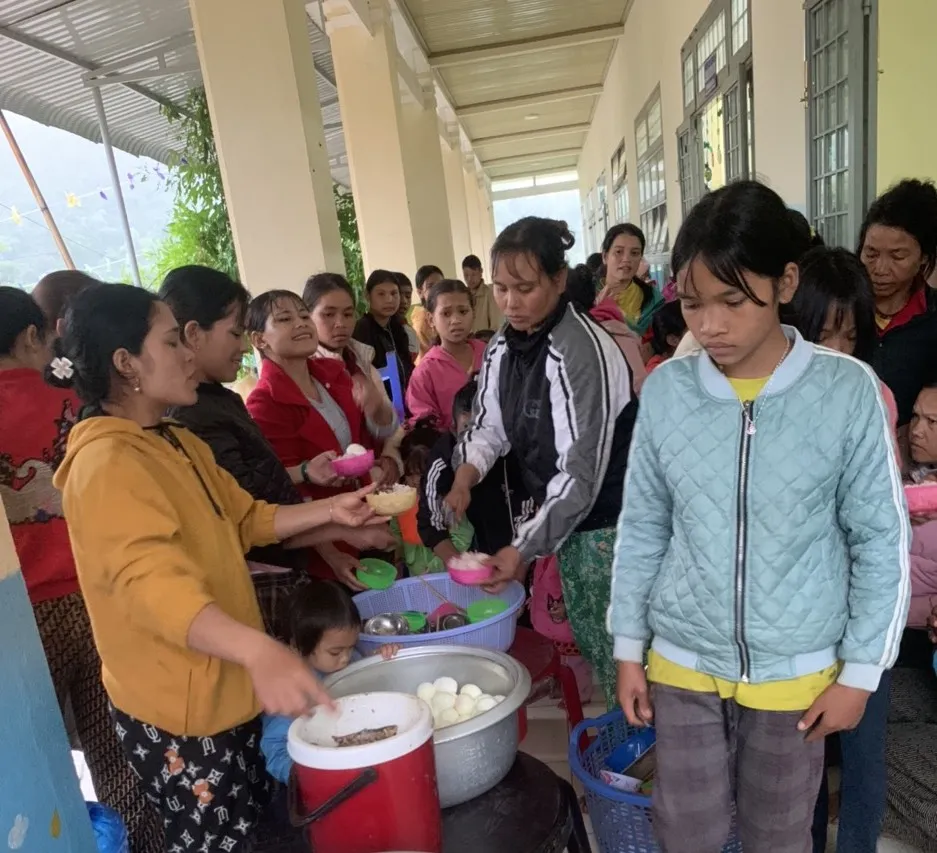 Ấm áp bữa cơm chạy bão của đồng bào Tây Nguyên ảnh 3