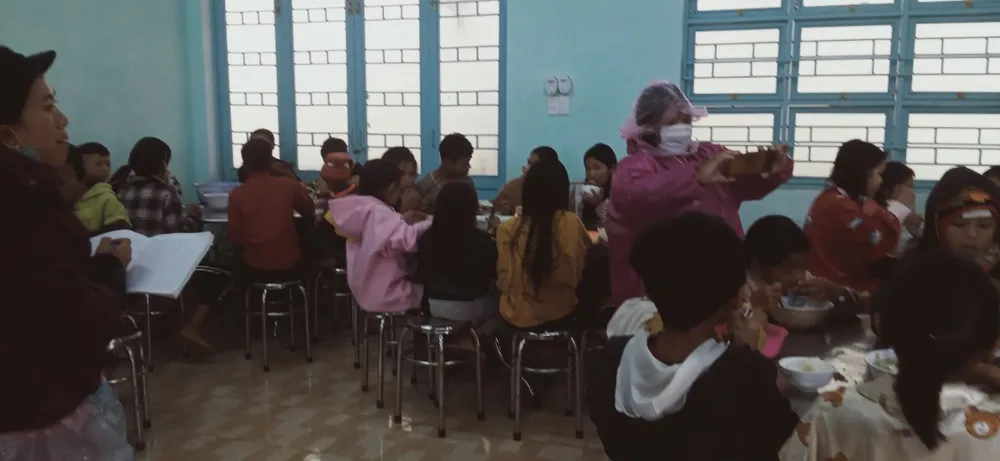 Ấm áp bữa cơm chạy bão của đồng bào Tây Nguyên ảnh 4