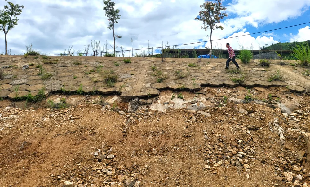 Vị trí bị hư hỏng Vị trí bị hư hỏng