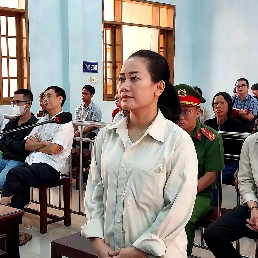 Bị cáo Chu Nữ Diệu Huyền tại toà Bị cáo Chu Nữ Diệu Huyền tại toà