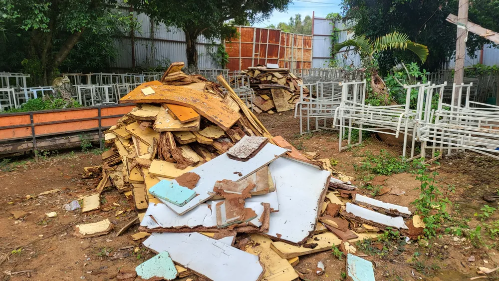 Gỗ ván ép bị xuống cấp, hư hỏng phải loại bỏ