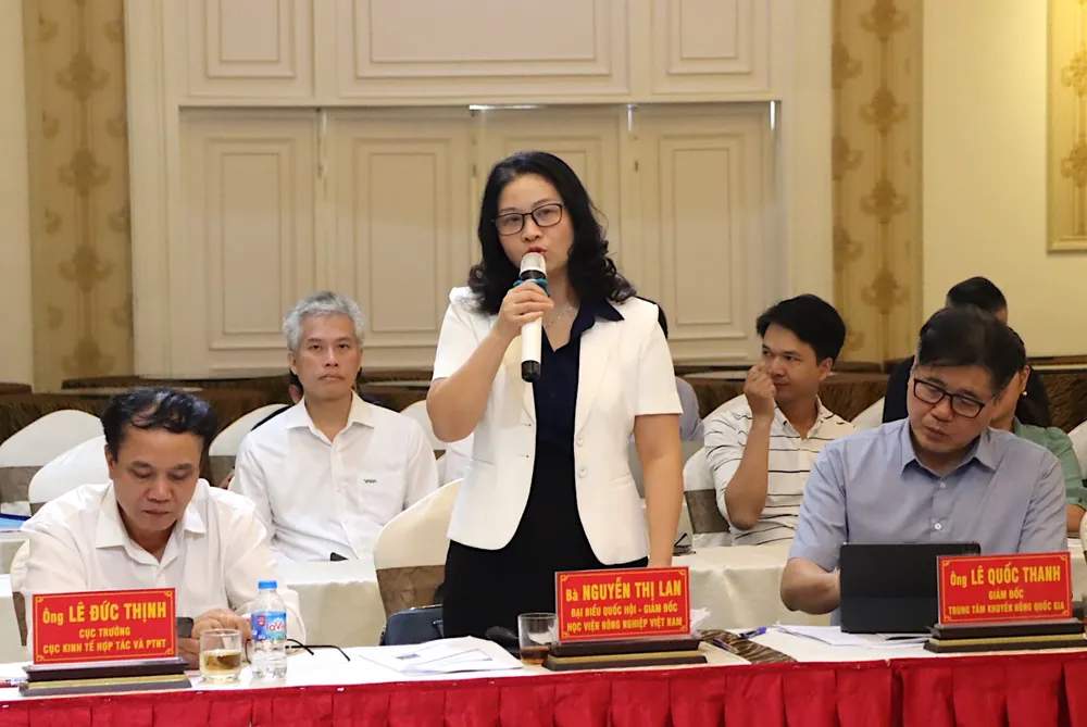 Đại biểu tham dự hội nghị phát biểu