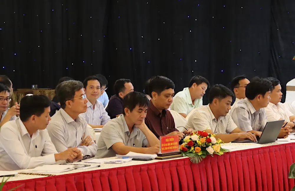 Các đại biểu tham dự hội nghị