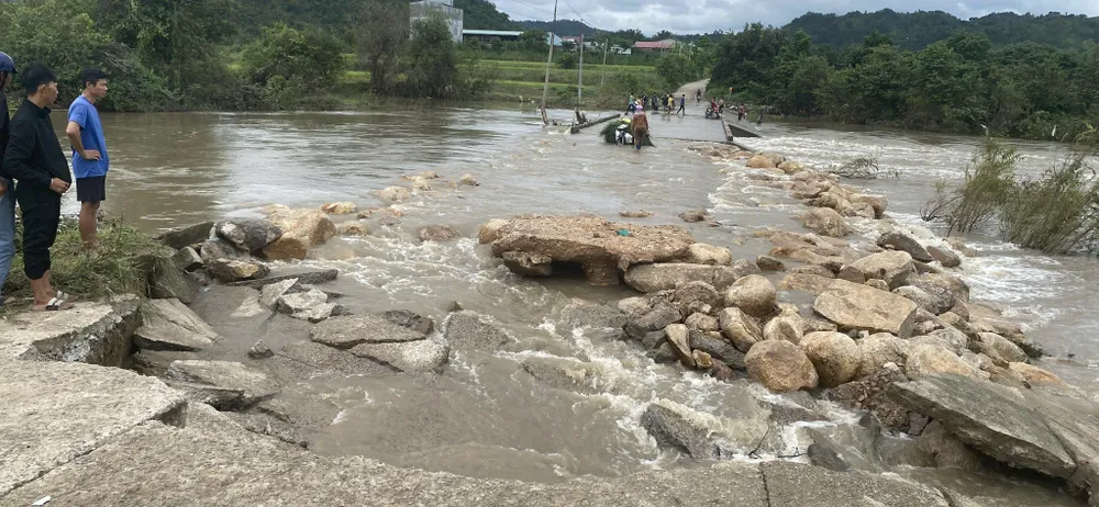 Ngầm tràn thôn Mơ Nang 2 bị ngập