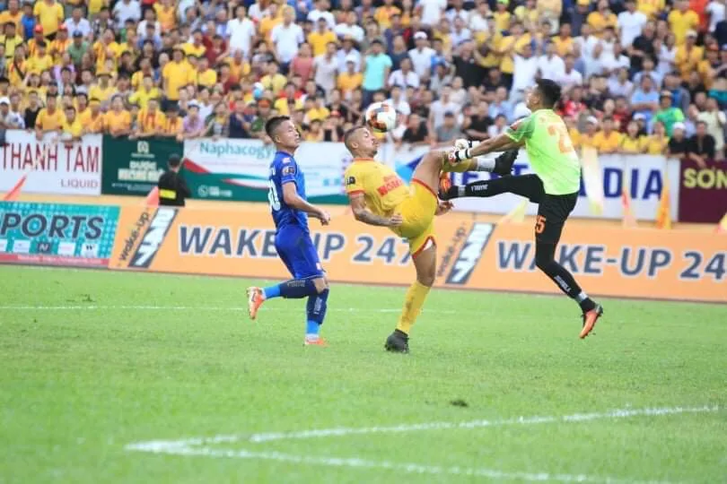 Nam Định đánh mất chiến thắng sau sự cố mất điện ảnh 1