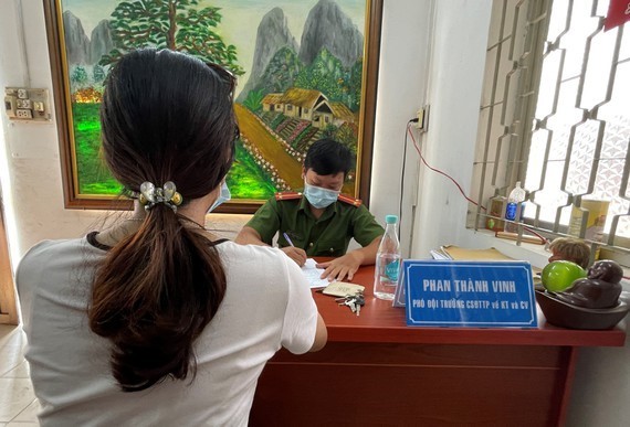 More home-bound citizens fell victim to cryptocurrency scammers: HCMC police ảnh 1