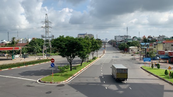 HCMC sees successful first day of military-manned travel restrictions ảnh 3