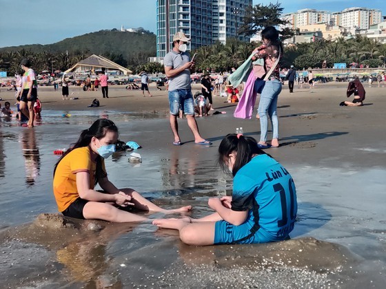 Vung Tau restaurants, accommodations in buoyant demand on New Year 2022 ảnh 3