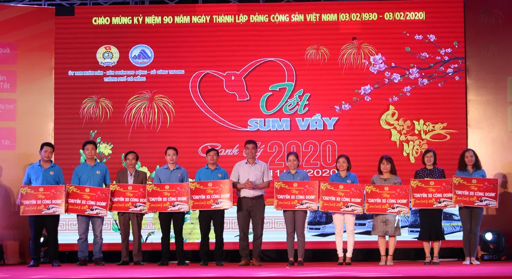 Trao gần 3000 suất quà tết cho người lao động khó khăn tại Đà Nẵng ảnh 1