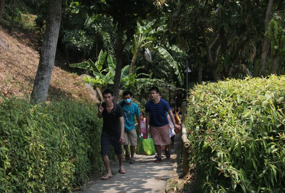 Giải tán tụ tập đông người tại bán đảo Sơn Trà ảnh 2