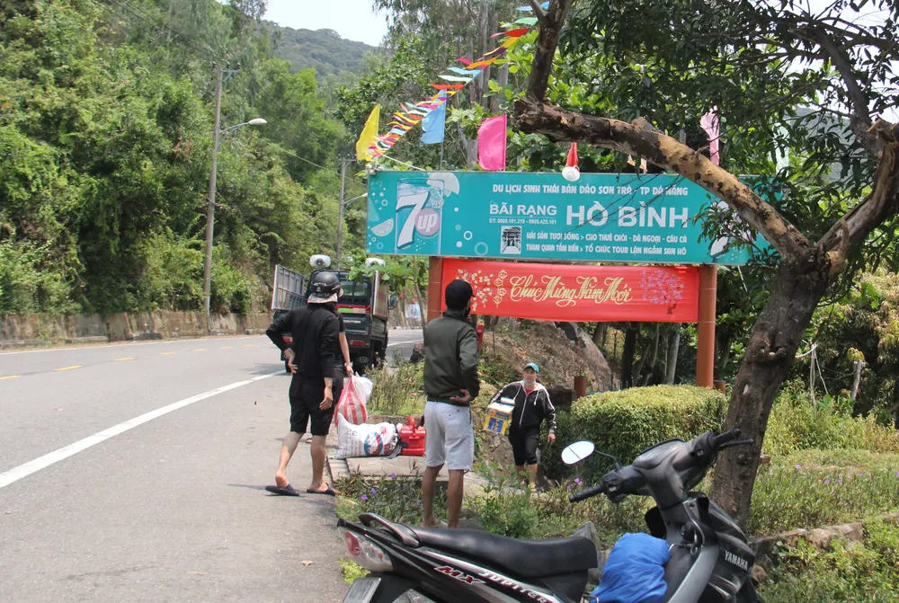 Giải tán tụ tập đông người tại bán đảo Sơn Trà ảnh 3