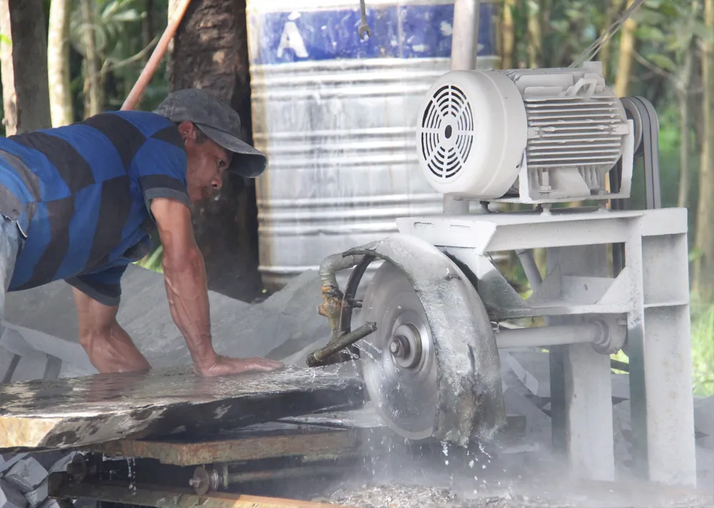 Gỡ khó cho sự phát triển làng nghề đá Hòa Sơn ảnh 4