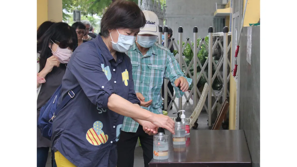 Dịch Covid-19 đã làm ảnh hưởng đến nhiều mặt đời sống, kinh tế - xã hội gây ra nhiều khó khăn chung