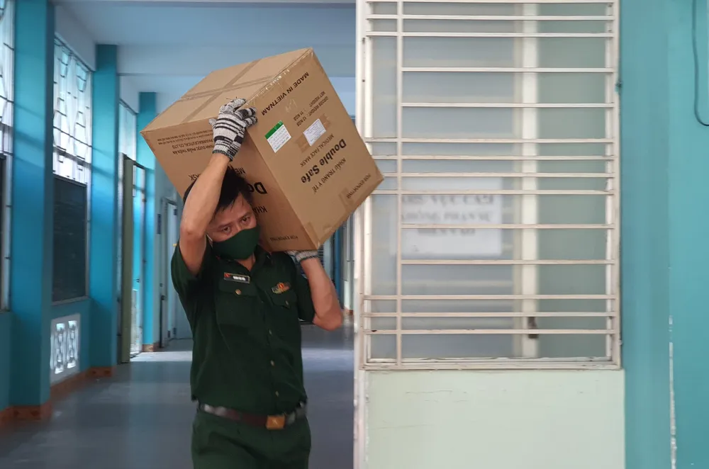 50 tấn hàng hóa phục vụ phòng chống dịch Covid-19 đến Đà Nẵng ảnh 7