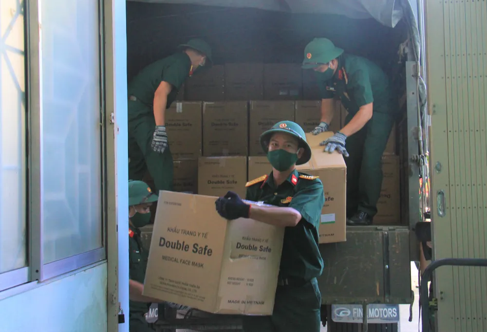 50 tấn hàng hóa phục vụ phòng chống dịch Covid-19 đến Đà Nẵng ảnh 5