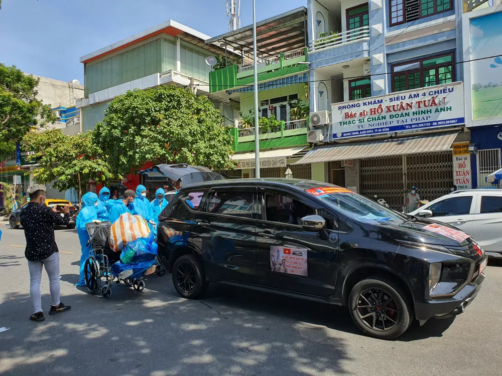 Hỗ trợ 117 bệnh nhân về nhà trên chuyến xe nghĩa tình 0 đồng ảnh 6