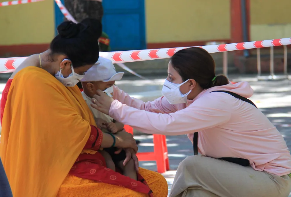 Gần 2.200 người nước ngoài được xét nghiệm Covid-19 tại quận Sơn Trà ảnh 2