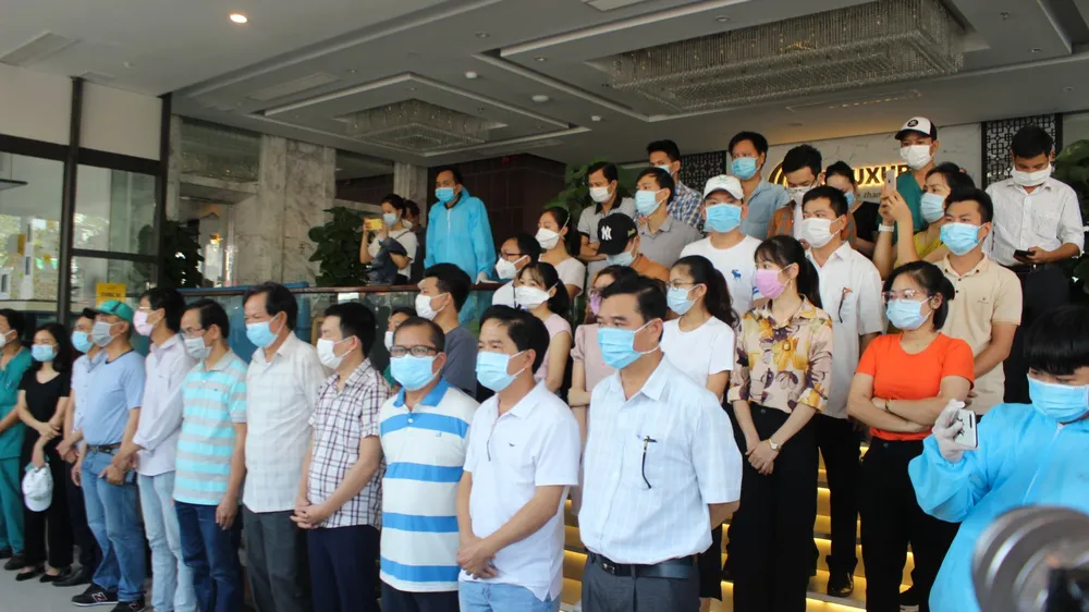 Đà Nẵng: Tiễn đoàn y, bác sĩ tiếp viện của Bình Định và Thừa Thiên-Huế ảnh 2