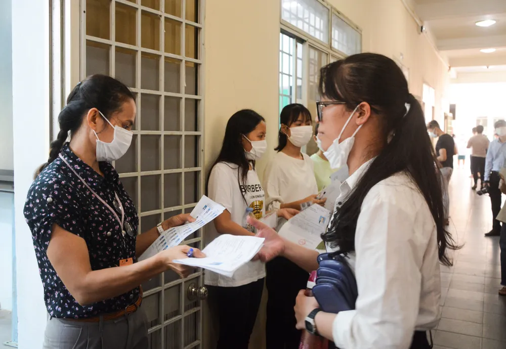 Đà Nẵng: Bộ GD-ĐT kiểm tra công tác tổ chức Kỳ thi tốt nghiệp THPT đợt 2 ảnh 11