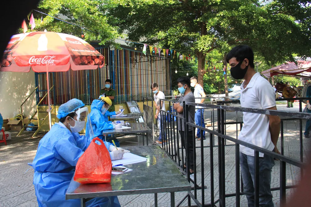 Đà Nẵng thực hiện sớm xét nghiệm SARS-CoV-2 diện rộng theo hộ gia đình ảnh 12