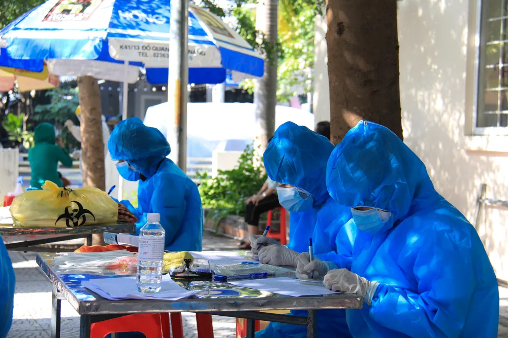 Đà Nẵng thực hiện sớm xét nghiệm SARS-CoV-2 diện rộng theo hộ gia đình ảnh 11