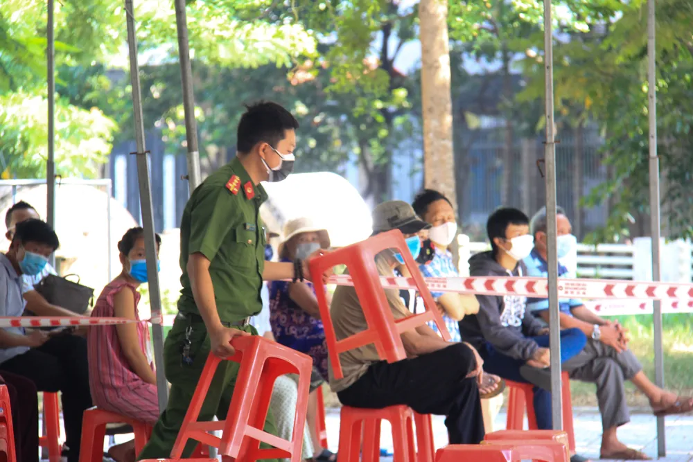 Đà Nẵng thực hiện sớm xét nghiệm SARS-CoV-2 diện rộng theo hộ gia đình ảnh 7