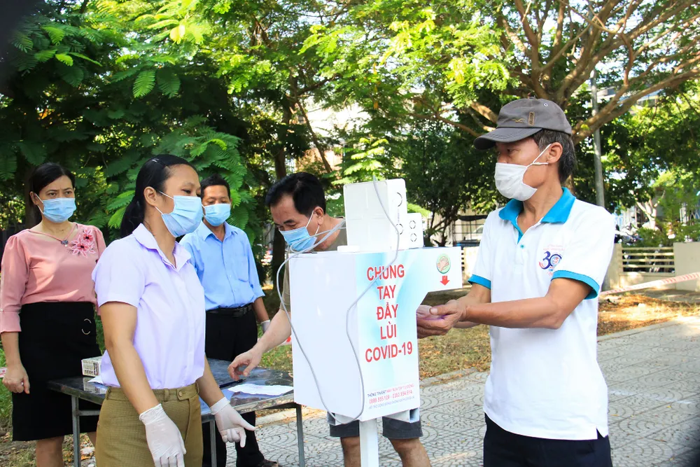 Đà Nẵng thực hiện sớm xét nghiệm SARS-CoV-2 diện rộng theo hộ gia đình ảnh 1