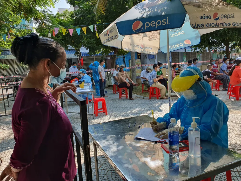 Đà Nẵng thực hiện sớm xét nghiệm SARS-CoV-2 diện rộng theo hộ gia đình ảnh 14