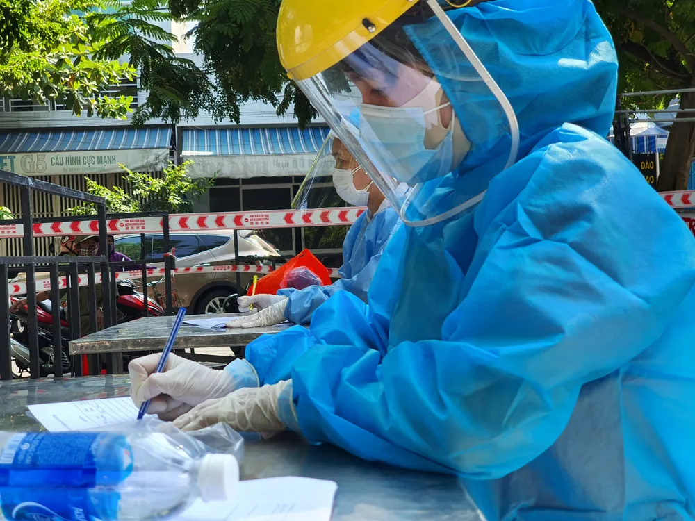 Đà Nẵng thực hiện sớm xét nghiệm SARS-CoV-2 diện rộng theo hộ gia đình ảnh 15