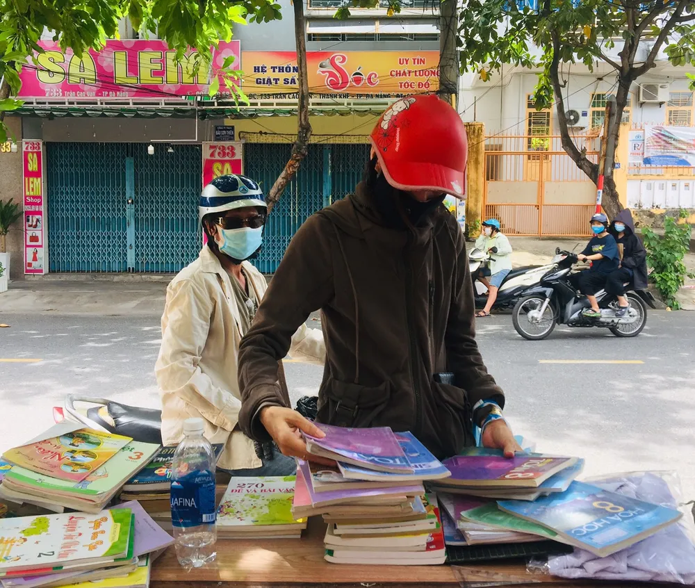 Nhiều mô hình “chia sẻ” sách giúp đỡ học sinh khó khăn  ảnh 6