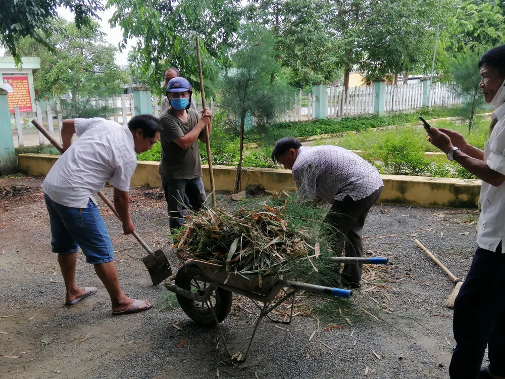 Đà Nẵng thu gom hơn 1.300 tấn rác phát sinh do bão số 5 ảnh 3
