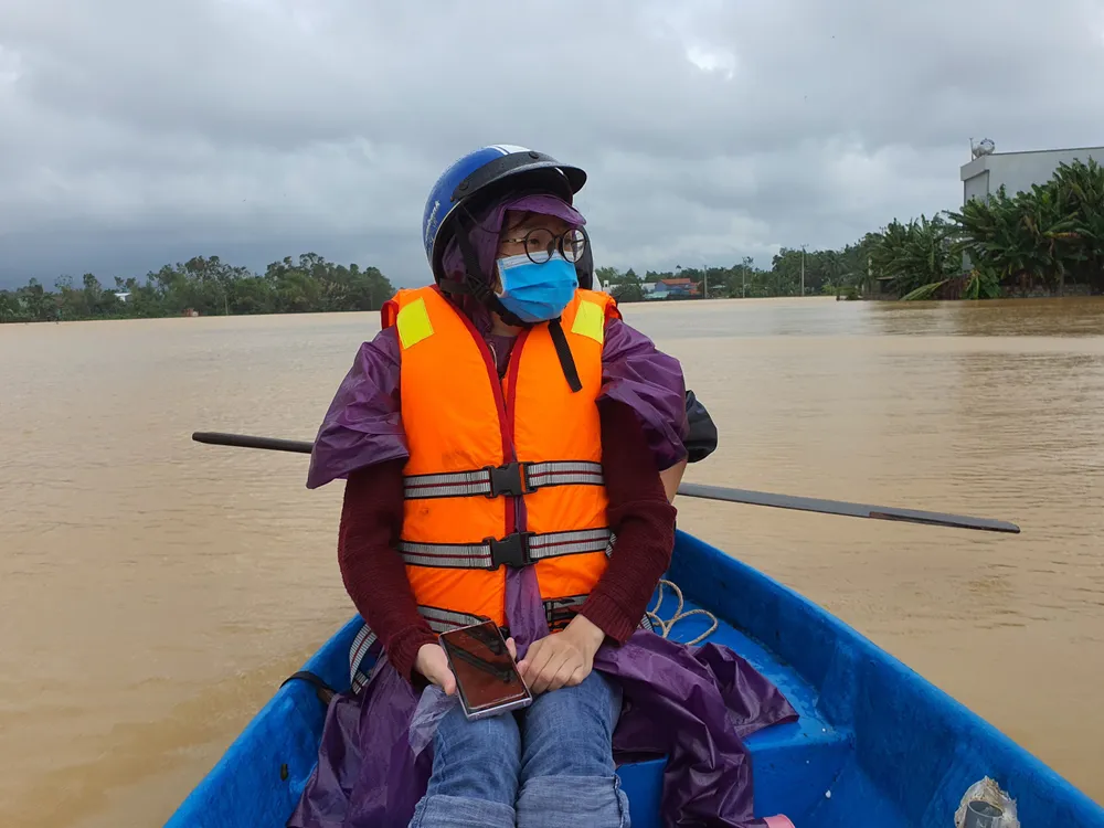 Sinh hoạt của người dân vùng lũ Đà Nẵng  ảnh 13