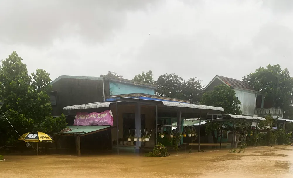 Sinh hoạt của người dân vùng lũ Đà Nẵng  ảnh 17