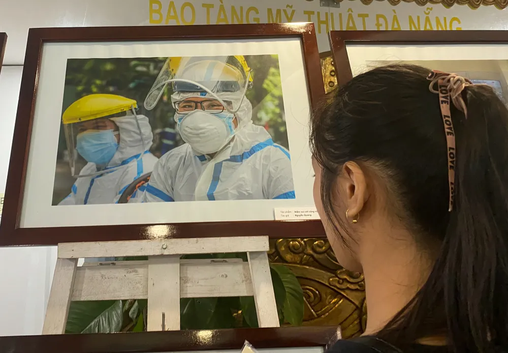 Khai mạc triển lãm "Đà Nẵng trên tuyến đầu phòng, chống đại dịch Covid-19" năm 2020 ảnh 2