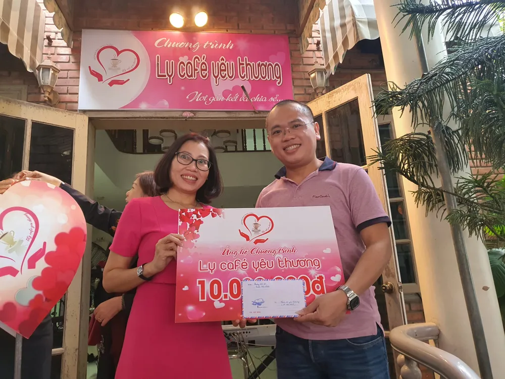 164 triệu đồng ủng hộ học sinh, thầy cô vùng bão lũ Đà Nẵng, Quảng Nam ảnh 3