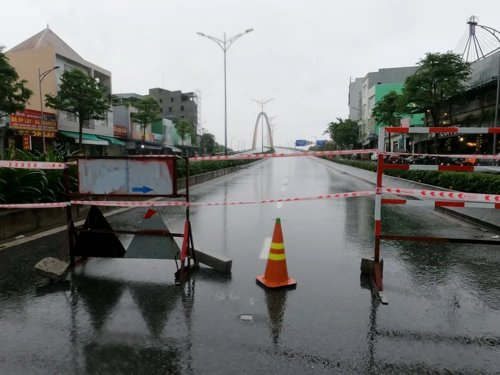 Đà Nẵng “chạy đua” chống cơn bão số 13 ảnh 7