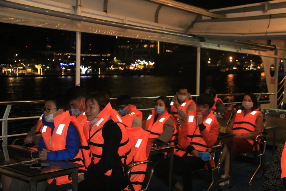 Thưởng ngoạn sông Hàn trong dịp tết dương lịch năm 2021 ảnh 2