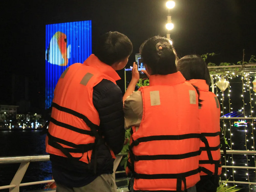 Thưởng ngoạn sông Hàn trong dịp tết dương lịch năm 2021 ảnh 8