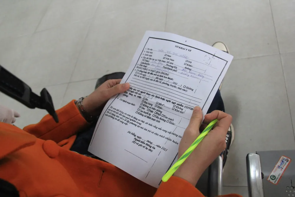 Đà Nẵng: Lập chốt chặn phòng dịch, người dân an tâm đón tết ảnh 7